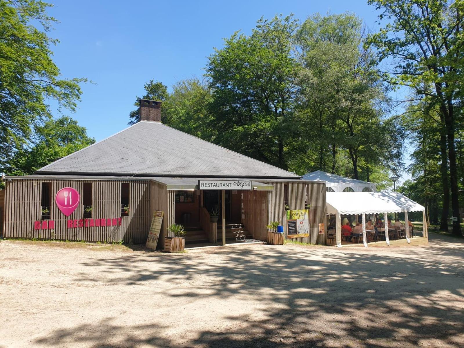 L'Etape En Foret Saint-Sever-Calvados Buitenkant foto